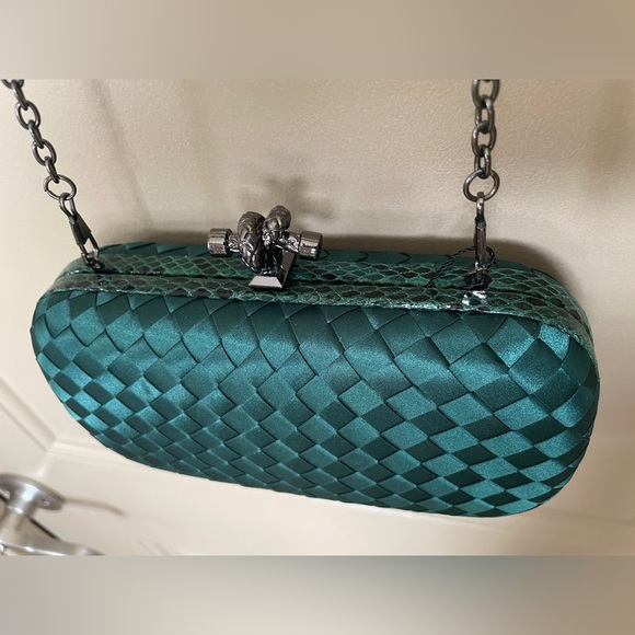 Crossbody bag - Picture 4 of 9